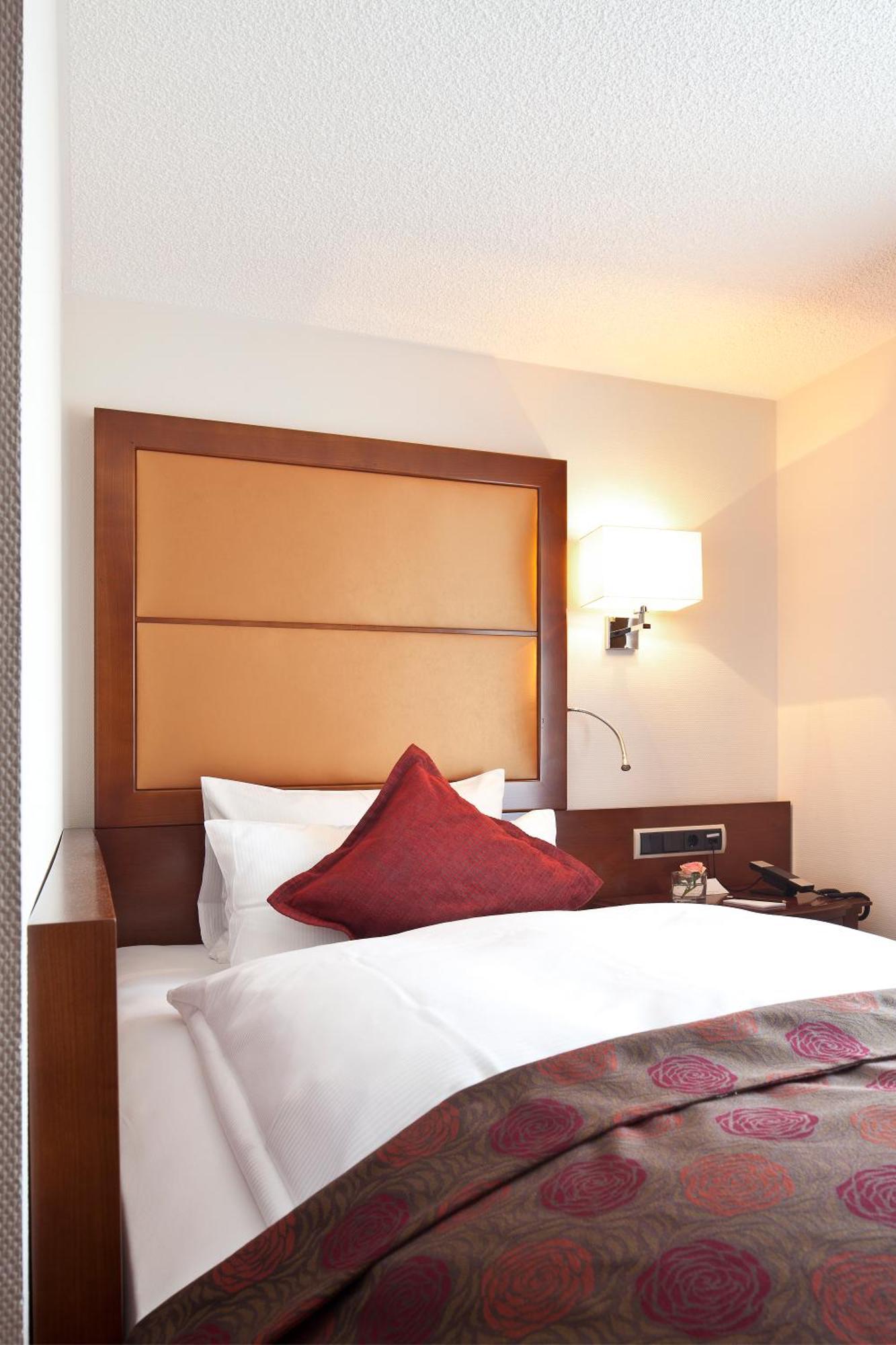 Hotel Zu Den Drei Linden Wermelskirchen Exteriér fotografie