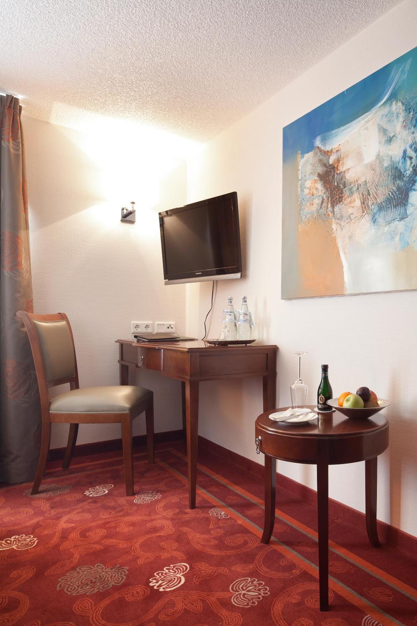 Hotel Zu Den Drei Linden Wermelskirchen Exteriér fotografie